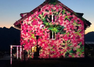 Naturfreundehaus beleuchtet von Lichtkünstler Gerry Hofstetter